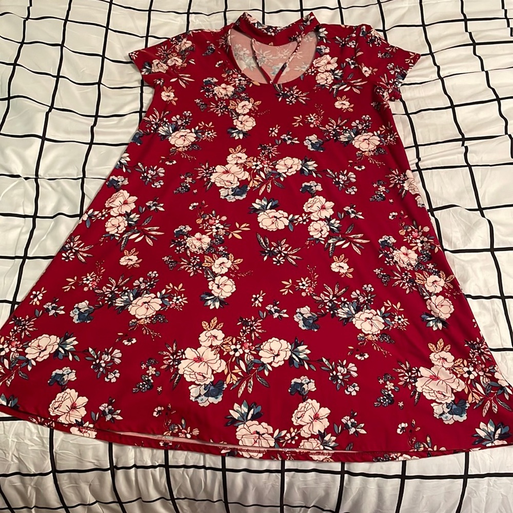 Women’s short sleeve floral dress size small